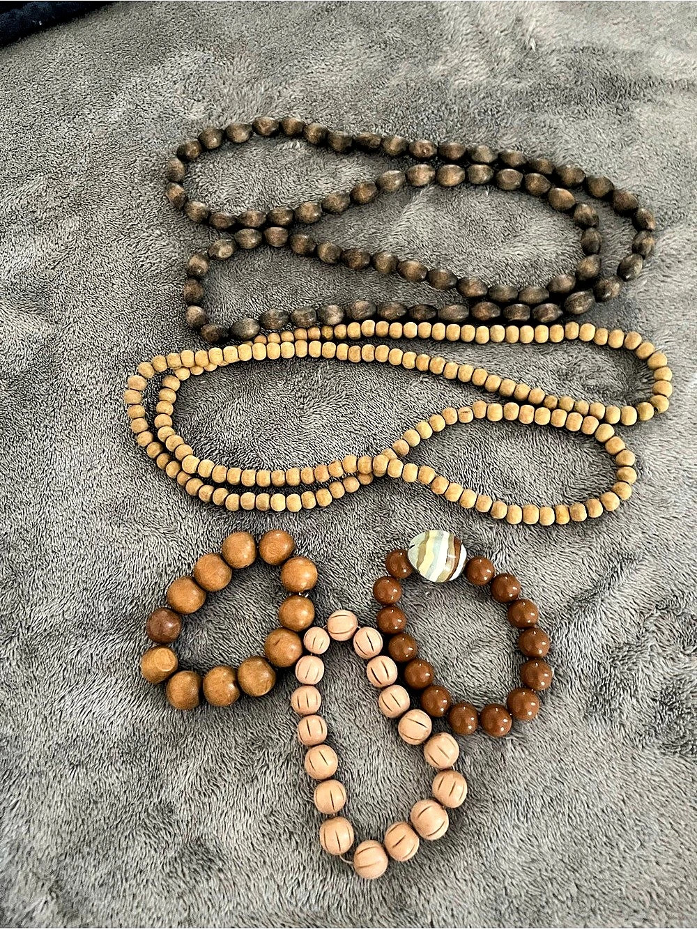 Beaded Necklace & Bracelet Set in Brown & Tan
